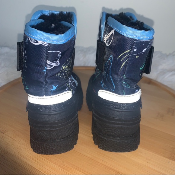 COPY - Ice Fields Snow Boots Toddler Size 6 Blue Space Themed Hook & Loop Pull … - Picture 3 of 9